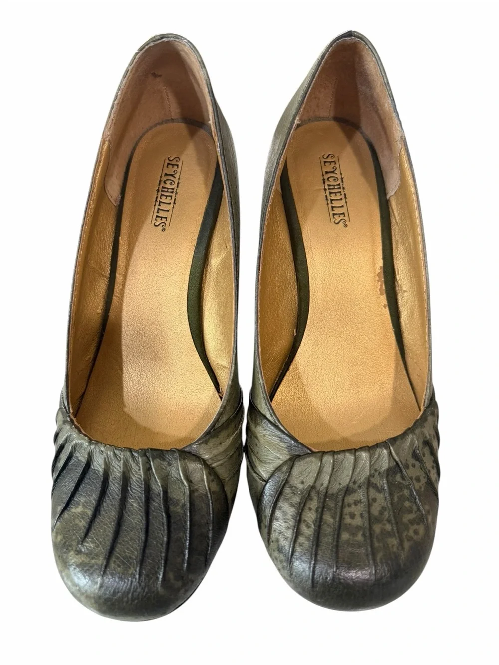 Seychelles stylish olive